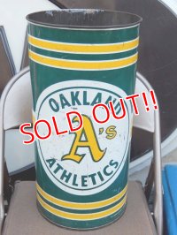 dp-160106-01 Oakland Athletics / 80's Trash Box
