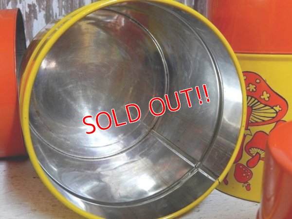 画像8: dp-151104-12 Vintage Mushroom Tin Canister