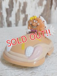 ct-150217-13 IHOP / 90's Meal Toy "Betty Buttermilk"