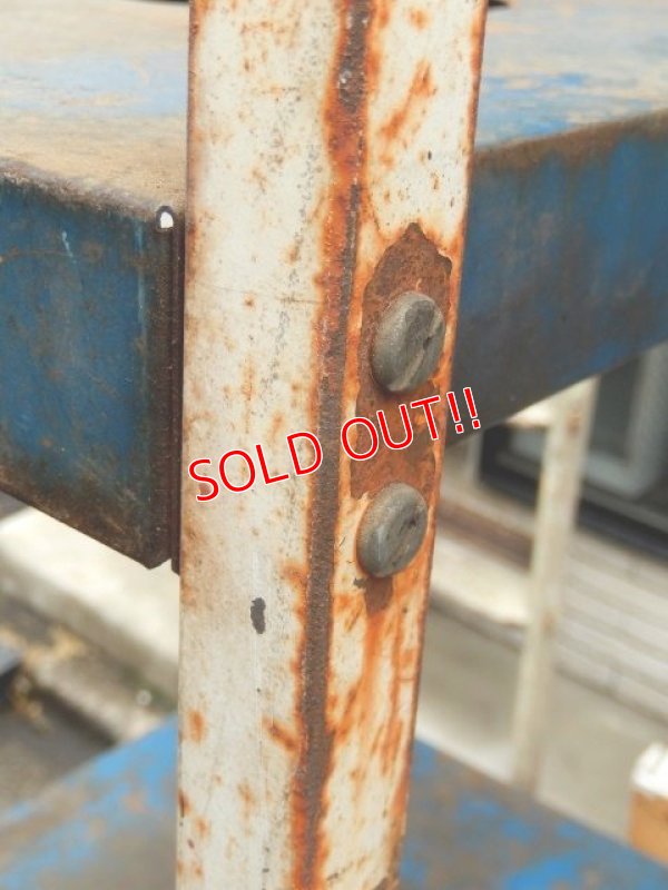 画像8: dp-160401-35 BRIGGS & STRATTON / Vintage Metal Oil Display Shelf