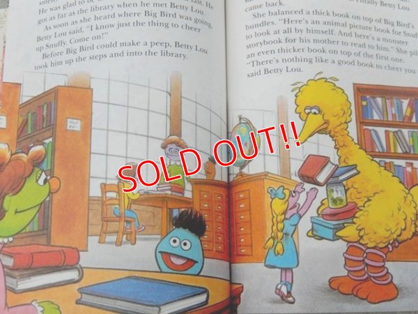 画像3: bk-160615-01 Sesame Street The Day Snuffy Had the Sniffles / 80's Little Golden Book