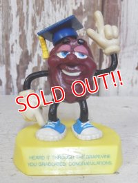 ct-160615-19 California Raisins / 1988 PVC "The Graduates Justin X. Grape"