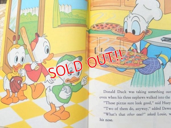 画像2: bk-160615-20 Donald Duck and the One Bear / 70's Little Golden Book