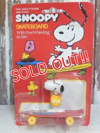 ct-160712-14 Snoopy / AVIVA 70's Skateboard "Joe Cool"