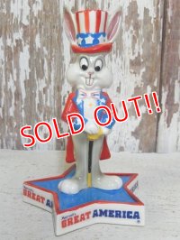 ct-160823-29 Bugs Bunny / Marriott's Great America 70's stand figure