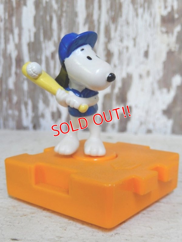 画像1: ct-161001-12 Snoopy / McDonald's 1996 Meal Toy "Baseball"