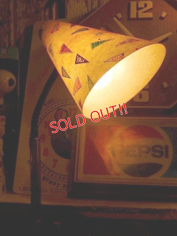 画像10: dp-161212-03 60's College Pennant Desk Light