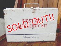 dp-170422-08 Johnson & Johnson / 60's-70's First Aid Kit Box