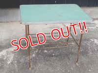 dp-131106-09 Vintage Table