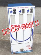 dp-170501-03 Vintage Stamps Vending Machine