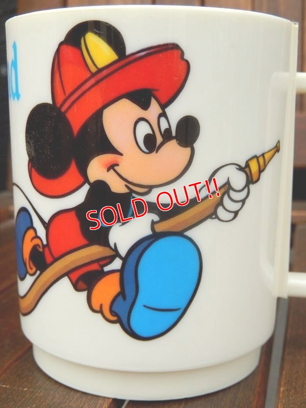 画像2: ct-170511-25 Mickey Mouse & Goofy / Disneyland 1970's Firefighter Plastic Mug
