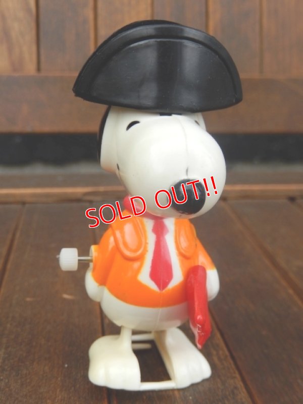 画像2: ct-170803-34 Snoopy / AVIVA 1970's Wind Up Walker "Bull Fighter"