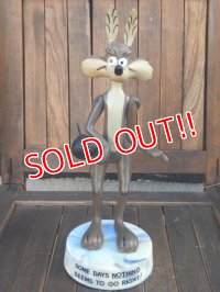 ct-170901-36 Wile E. Coyote / R.DAKIN 1970's Figure w/stand Goofy Grams