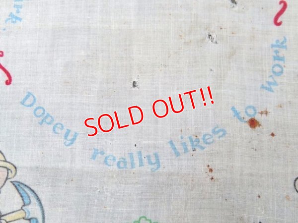 画像9: ct-171206-52 Snow White and the Seven Dwarfs / Dopey 1940's Handkerchief