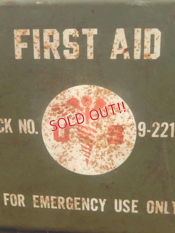 画像2: dp-180201-13 1940's U.S.FIRST AID KIT BOX