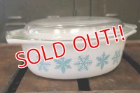 dp-180302-51 Pyrex / 1960's-1970's Snowflake Casserole