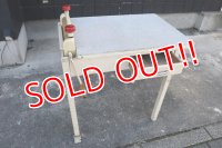 dp-180302-37 Vintage Table