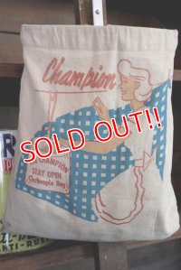 dp-180508-05 Vintage Champion Clothespin Bag