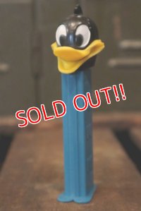 pz-160901-151 Daffy Duck / PAT3.9 Thin Feet PEZ Dispenser