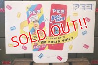 pz-130917-04 PEZ / Store Display Header Card "The Flintstones with Body Parts"