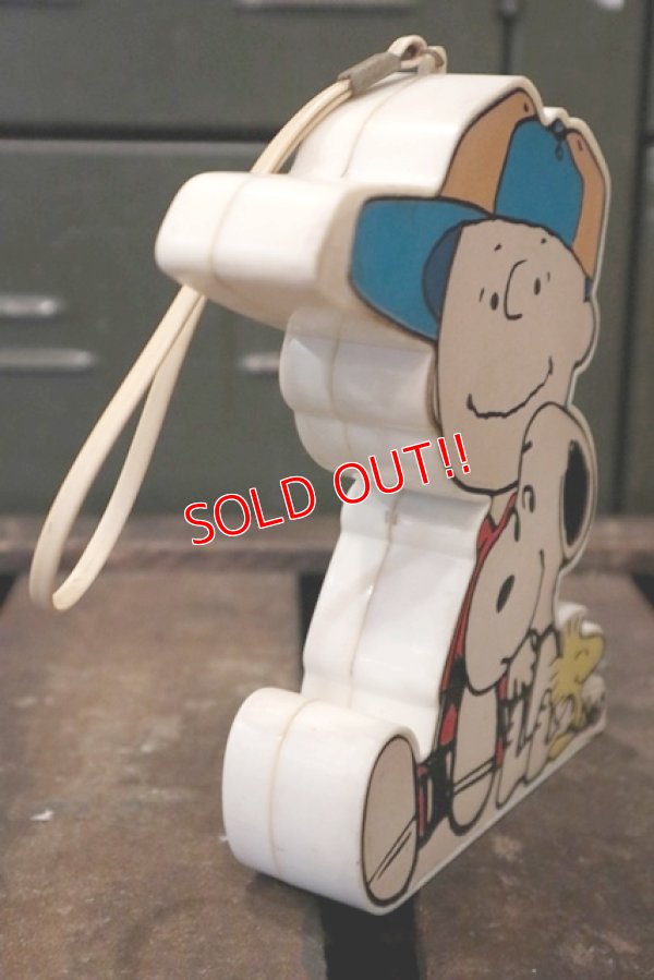 画像3: ct-180901-163 Snoopy & Charlie Brown / 1970's Portable Radio 【JUNK】