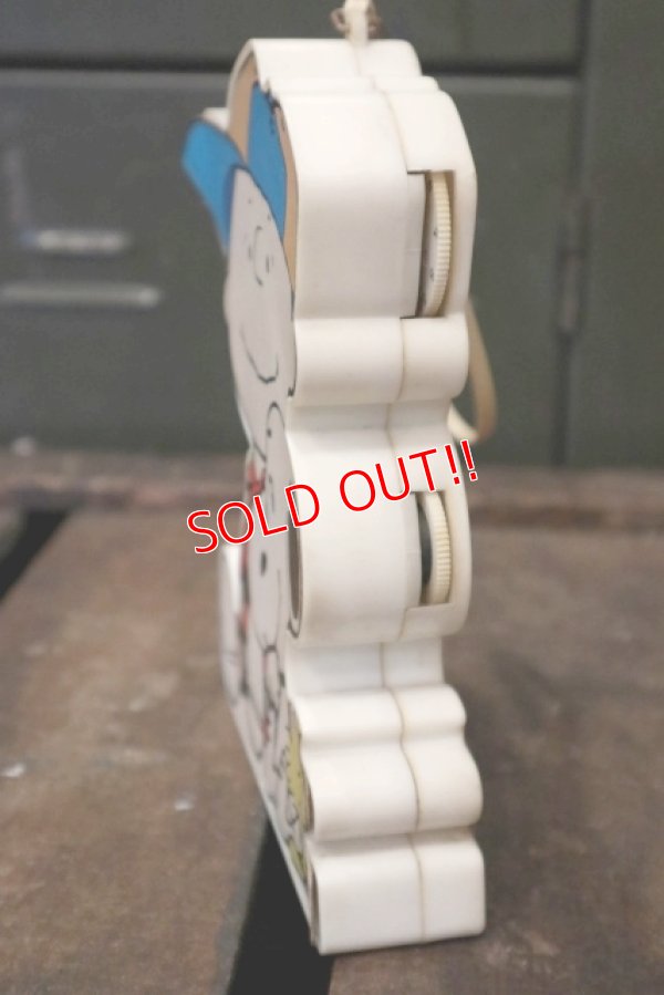 画像4: ct-180901-163 Snoopy & Charlie Brown / 1970's Portable Radio 【JUNK】