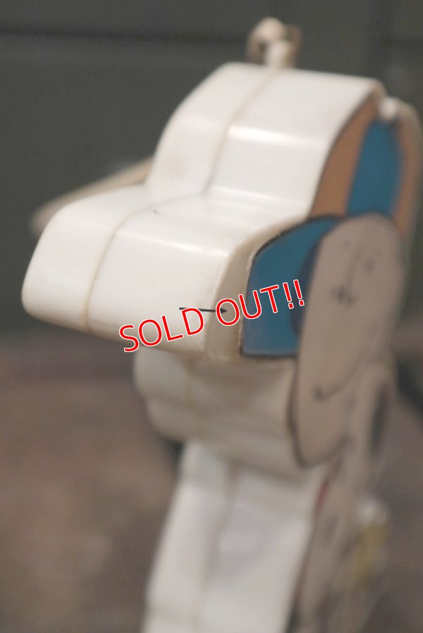 画像8: ct-180901-163 Snoopy & Charlie Brown / 1970's Portable Radio 【JUNK】