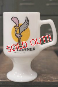ct-181101-15 Road Runner / Federal 1970's Footed Mug