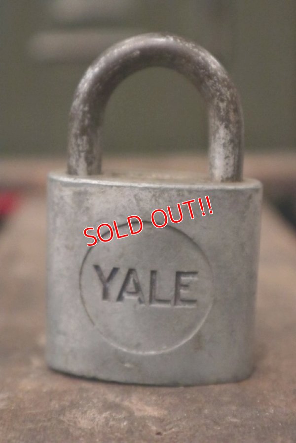 画像2: dp-181101-36 YALE / Vintage Padlock