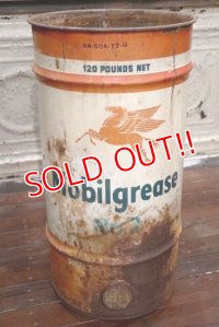 dp-190201-10 Mobilgrease / 1940's Motor Oil Can