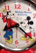 画像2: ct-190101-60 Mickey Mouse & Goofy / Bradley 1970's Alarm Clock (2)