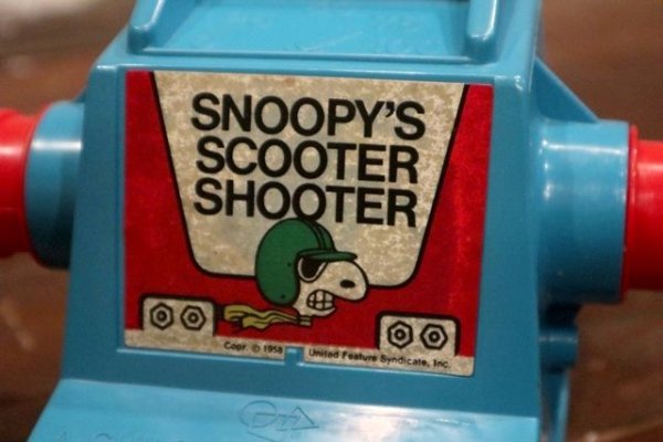 画像9: ct-1902021-42 Snoopy / Child Guidance 1977 Scooter Shooter