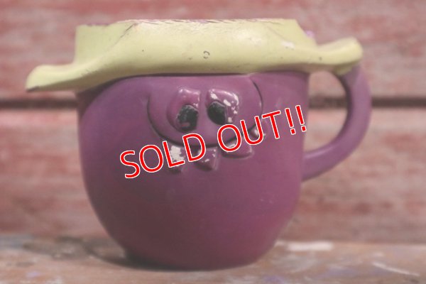 画像1: ct-150202-14 【JUNK】Pillsbury / Funny Face 1970's Plastic Mug "Goofy Grape"