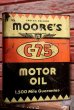 画像2: dp-190201-44 MOORE'S / C-75 2 U.S.Gallon Motor Oil Can (2)
