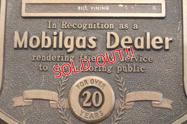 画像3: dp-190401-08 【↓30%OFF!! PRICE DOWN↓】Mobilgas Dealer Vintage Award Shield