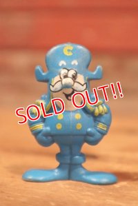ct-190401-36 Cap'n Crunch / 1980's PVC Figure