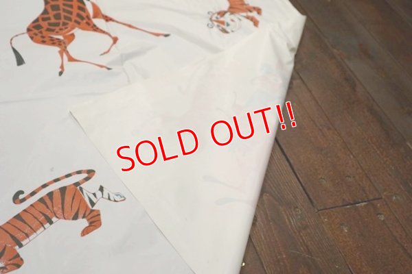 画像8: ct-190401-12 Kellogg's / Tony the Tiger 1960's Vinyl Table Sheet