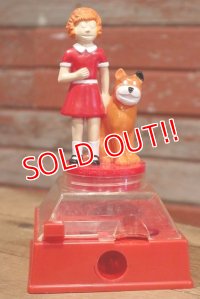 ct-190501-43  Little Orphan Annie & Sandy / 1981 Gumball Bank
