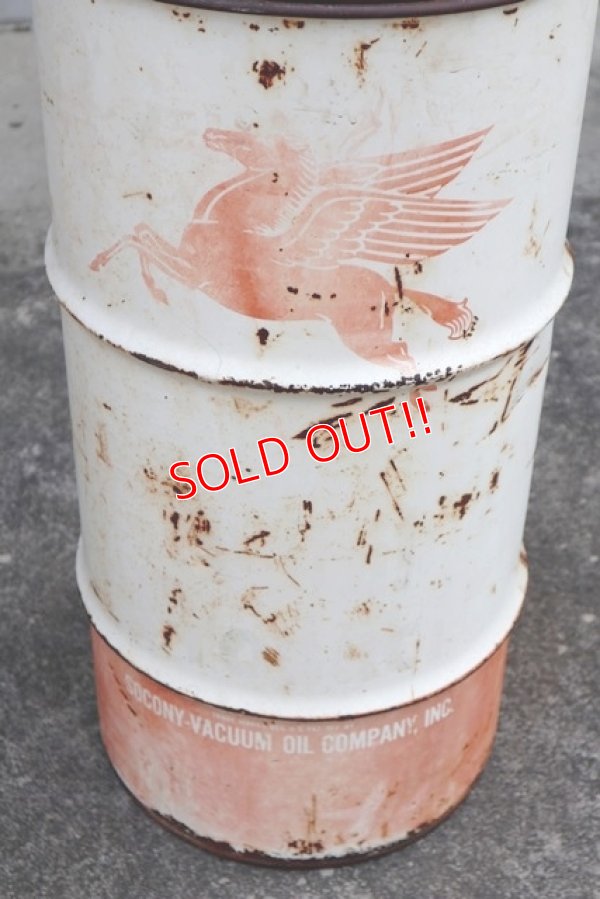 画像4: dp-190508-18 Mobil / 1950's 15 U.S.Gallons Oil Can
