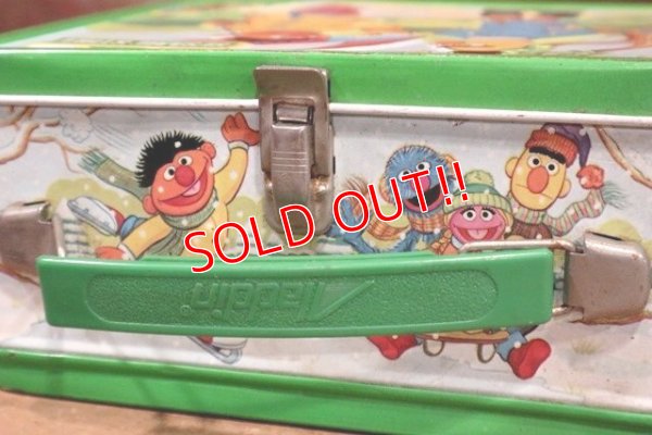 画像9: ct-190605-76 Sesame Street / Aladdin 1983 Metal Lunch Box