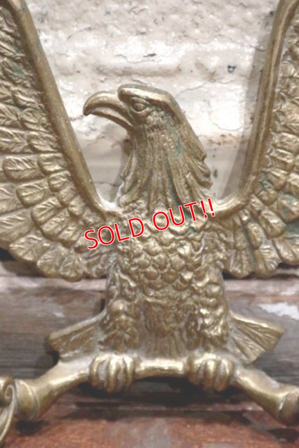 画像2: dp-190522-02 Vintage Brass Eagle Candle Holder