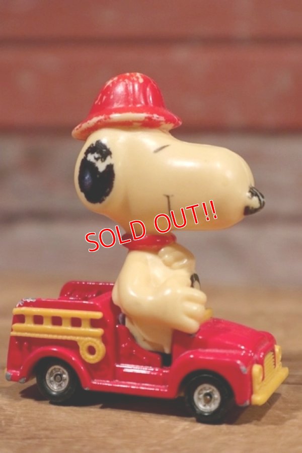 画像3: ct-190801-02 Snoopy / AVIVA 1970's Die Cast Car "Fire Engine"