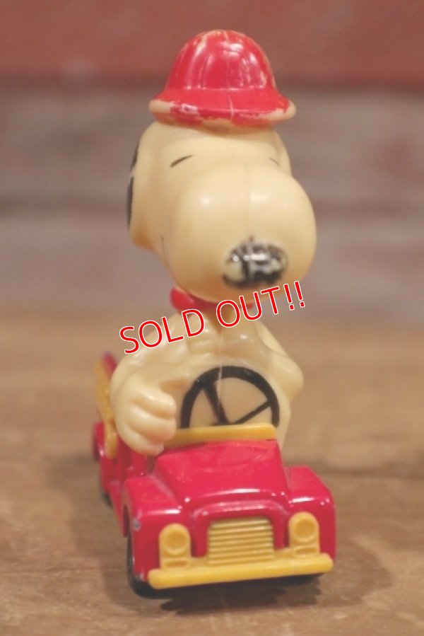 画像2: ct-190801-02 Snoopy / AVIVA 1970's Die Cast Car "Fire Engine"