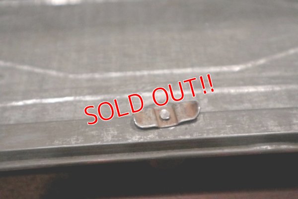 画像8: dp-190701-18 Vintage Metal Bread Box