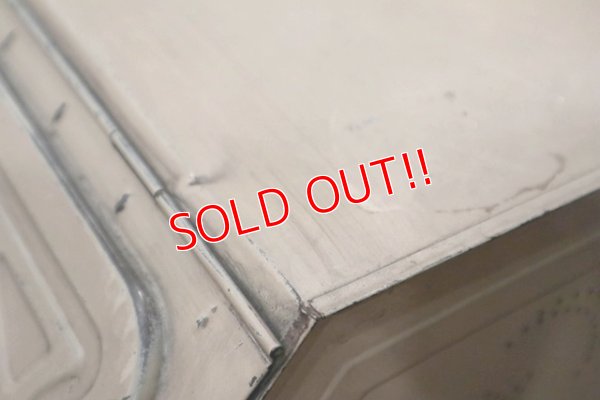 画像9: dp-190701-18 Vintage Metal Bread Box