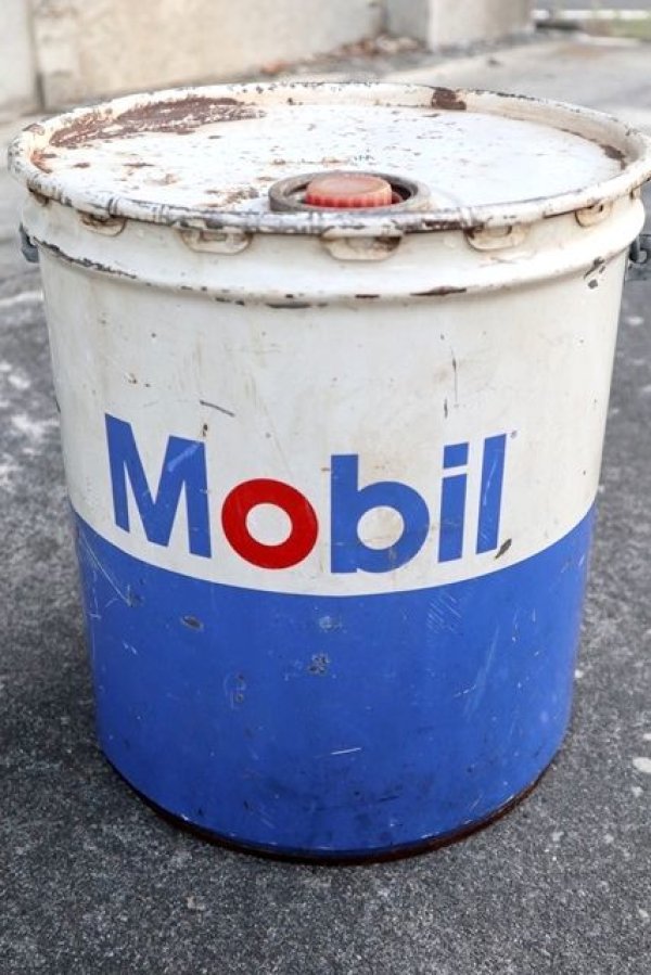 画像1: dp-190801-16 Mobil / 1960's-1970's 5 U.S.Gallons Oil Can