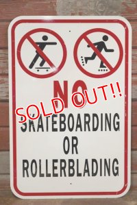 dp-190901-42 Road Sign "NO SKATEBOARDING or ROLLERBLADING"