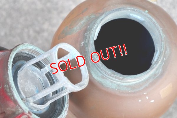 画像12: dp-191001-04 BUFFALO / 1940's Metal Fire Extinguisher