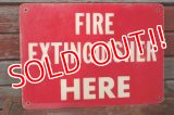 dp-191001-10 FIRE EXTINGUISHER HERE / Vintage Plastic Sign