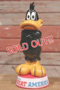 ct-191001-09 Daffy Duck / Marriott's Great America 1970's Stand Figure